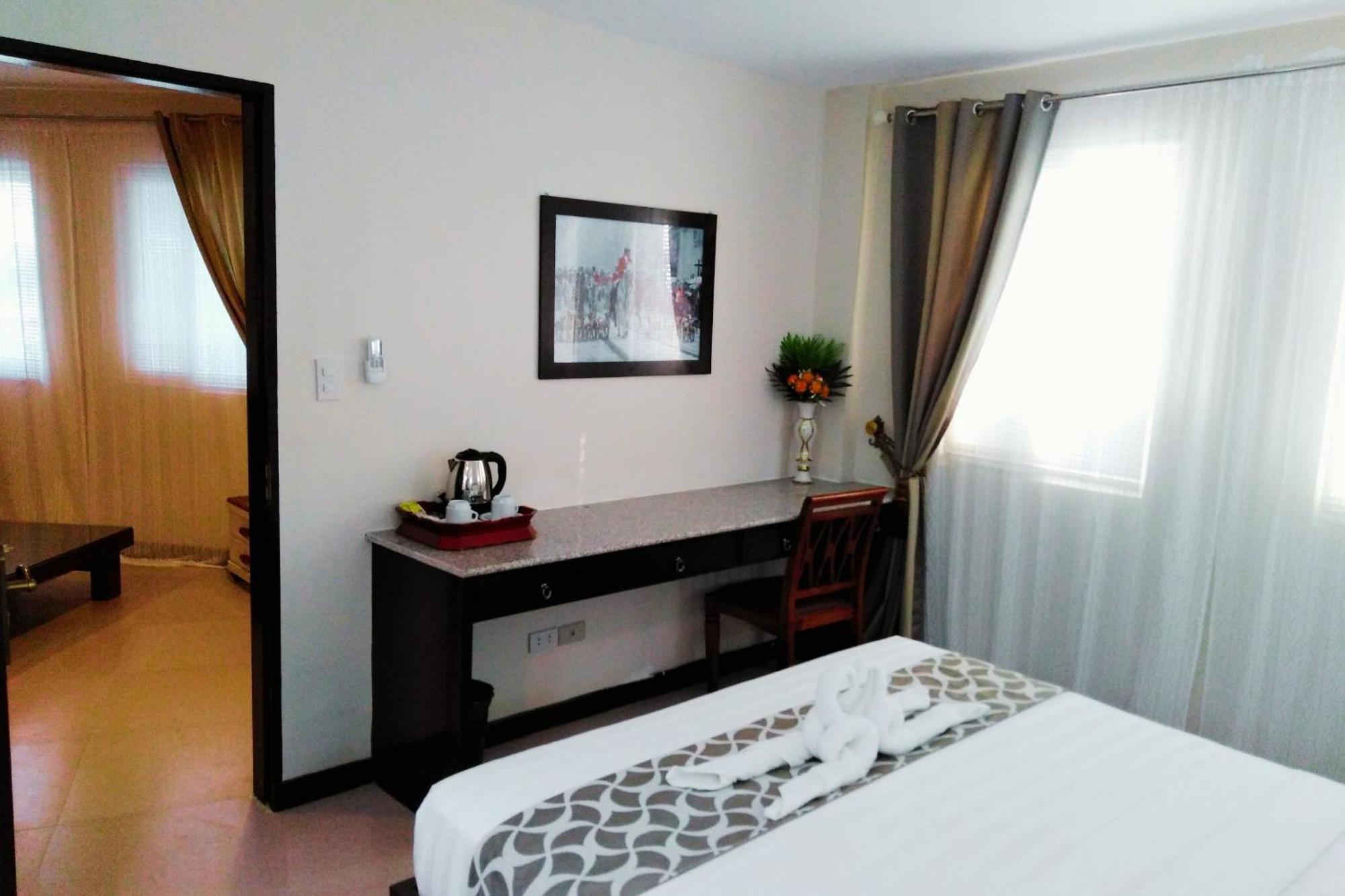 Venezia Suites Hotel Iloilo Quarto foto